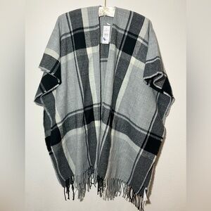 NWT LOFT Open Poncho Blanket Scarf Shawl Wrap Plaid Size Medium/Large Gray Black